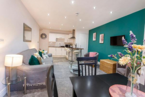 Apartment 1 The Keyes- Stylish & Spacious Apartment With Free Parking